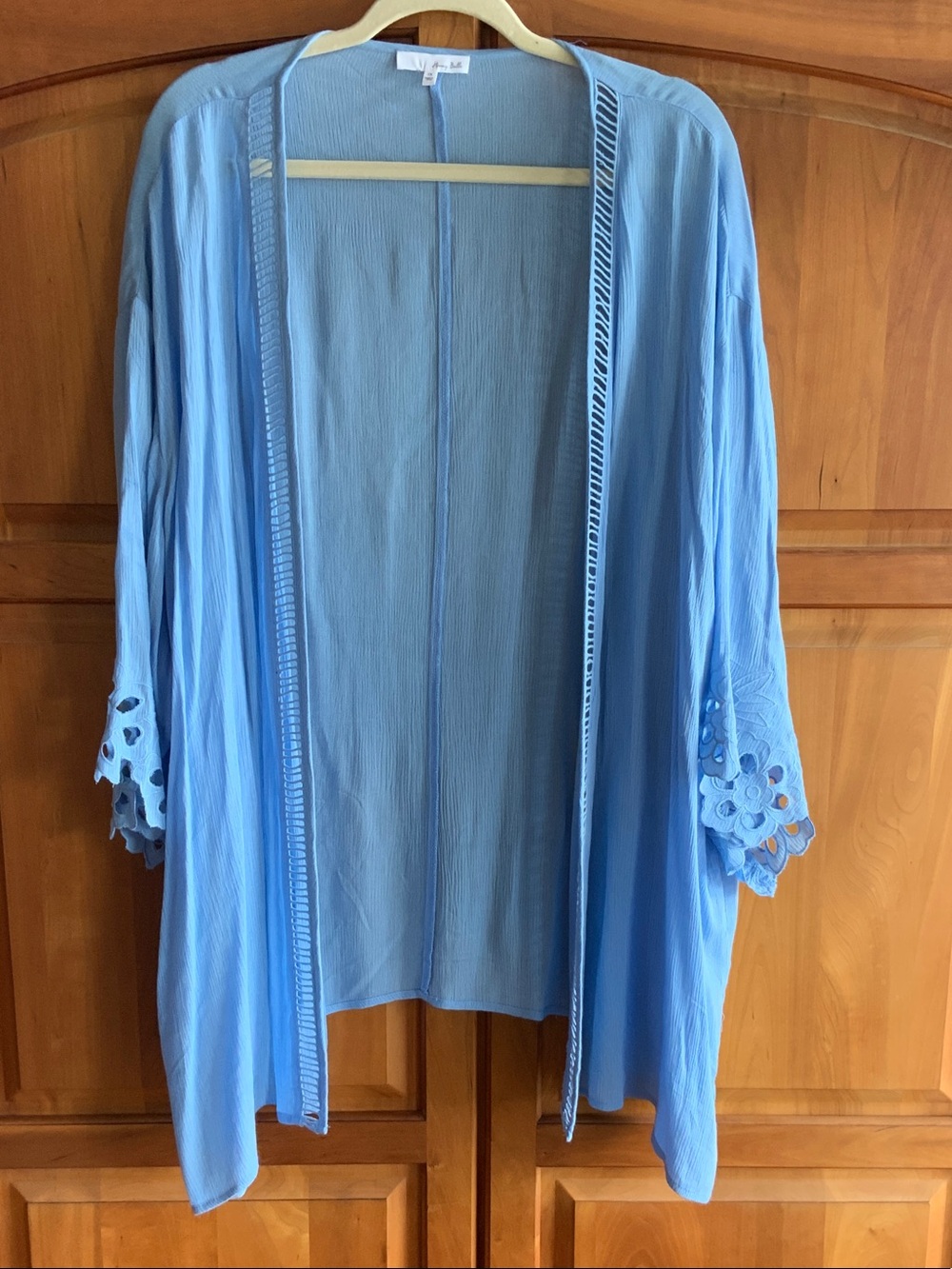 Honey Belle Brand Light Blue Topper  w/Open Ladder insets, cut flowers on sleeve